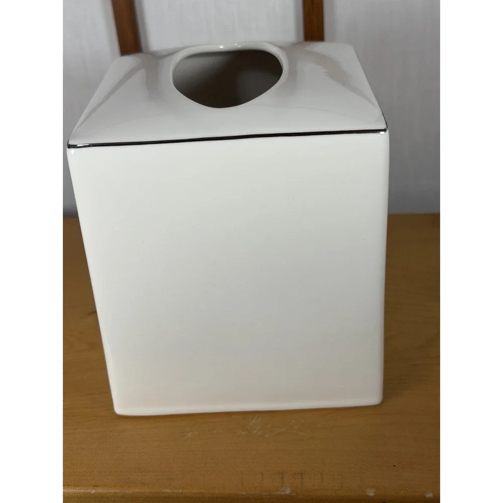 KASSATEX LUXE POUR LA MAISON LE BAIN PARIS FRANCE WHITE PLATINUM TISSUE HOLDER
